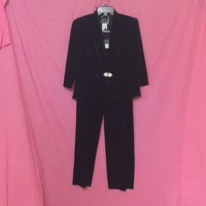 Petite Alex Evenings Black Velvet 3 piece suit